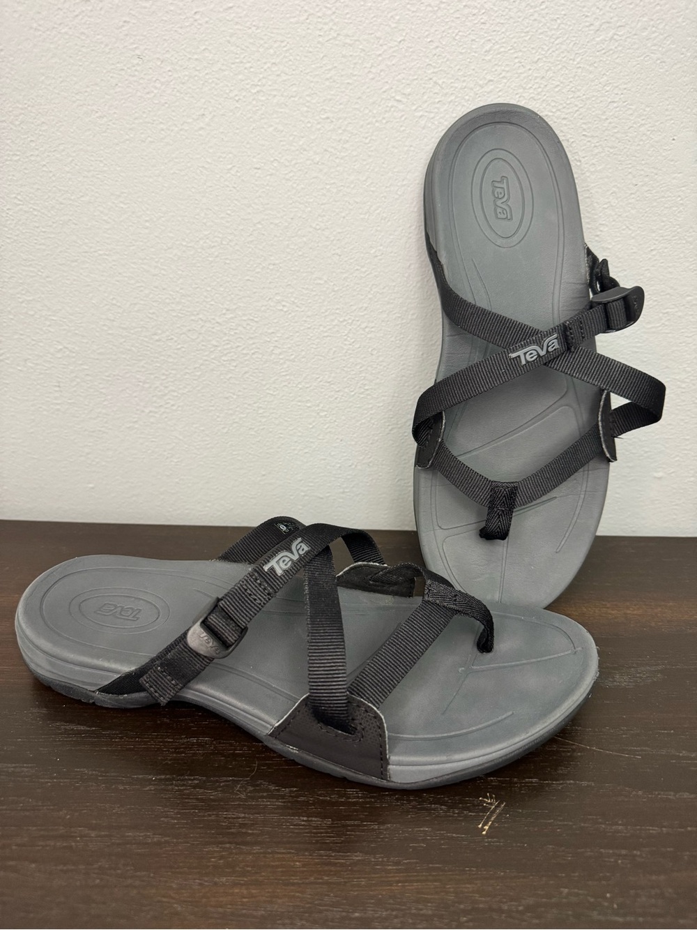 Teva Ascona Flip Sporty Sandals Women’s Size 9 Black & Grey REPREVE Eco-Friendly